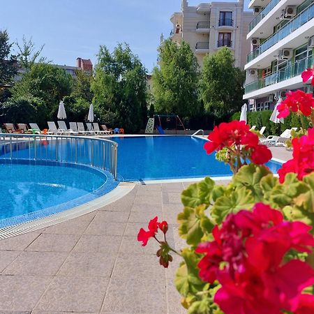 Family Apartments In Solmarin Sunny Beach Esterno foto