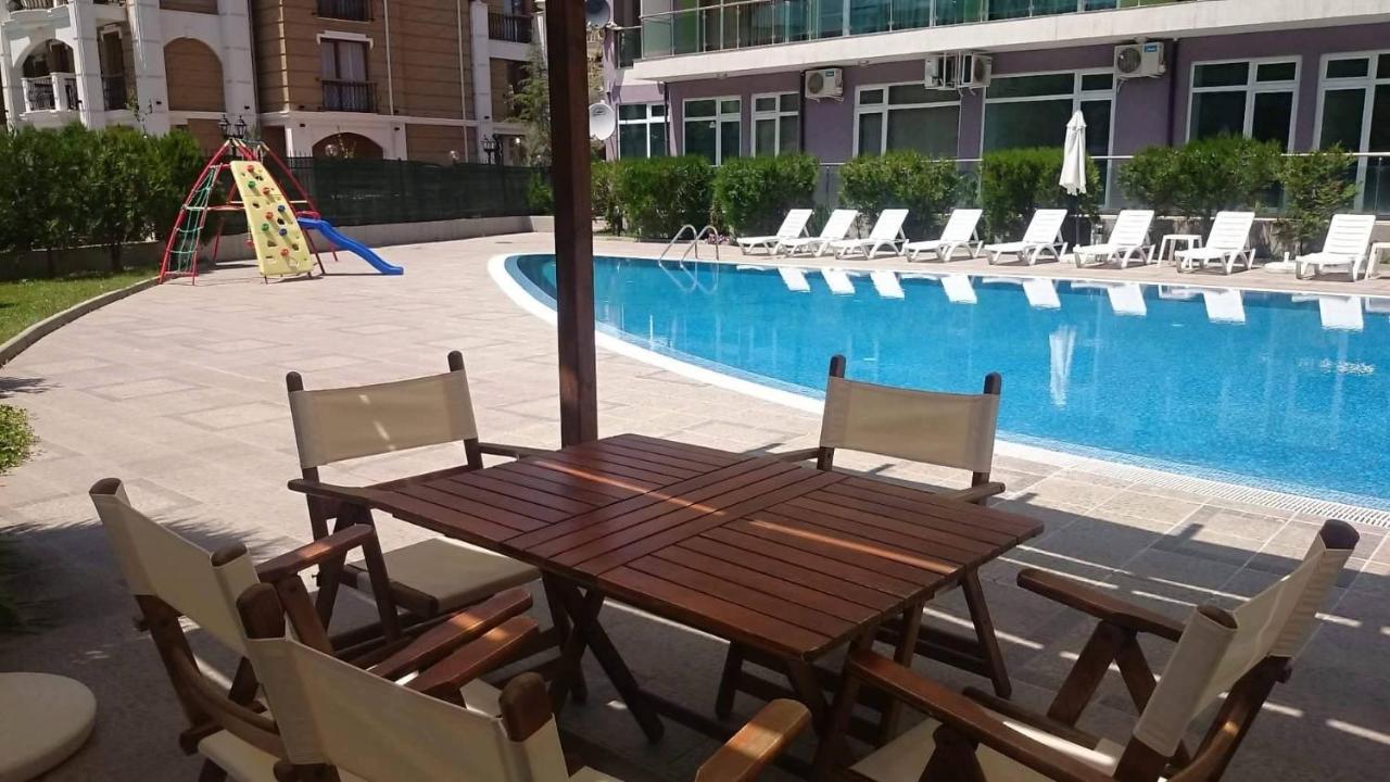 Family Apartments In Solmarin Sunny Beach Esterno foto