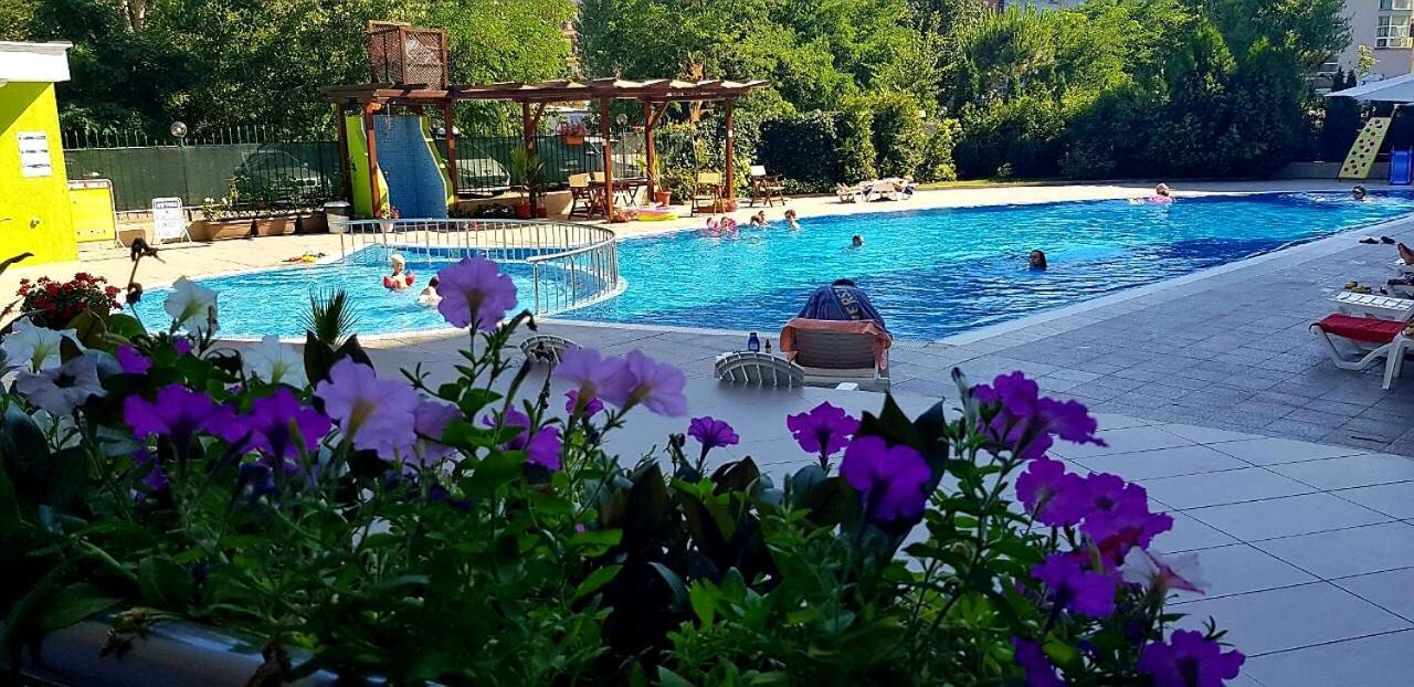 Family Apartments In Solmarin Sunny Beach Esterno foto